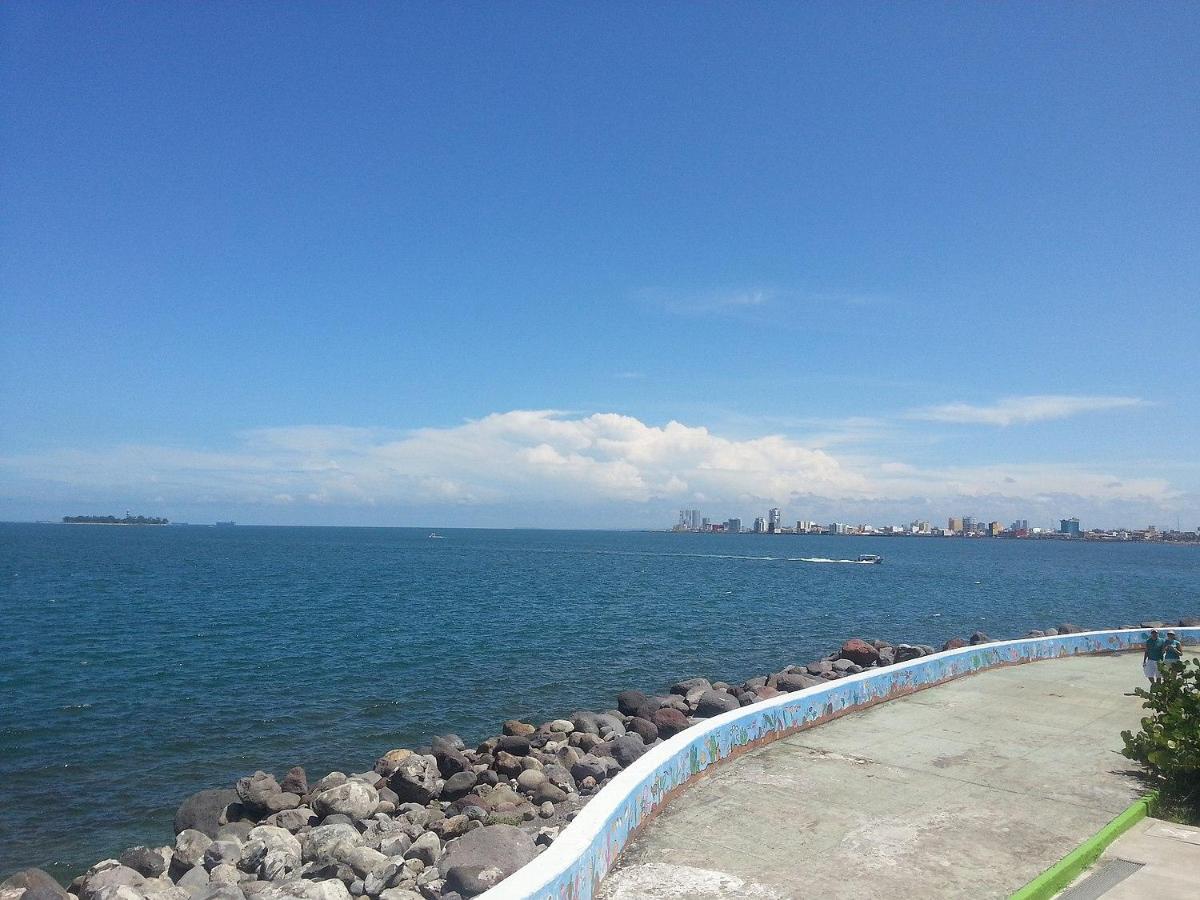 Suites Brisa Marina - Atras De Playa Regatas Y El Malecon, 6 Calles Del Acuario Veracruz Kültér fotó